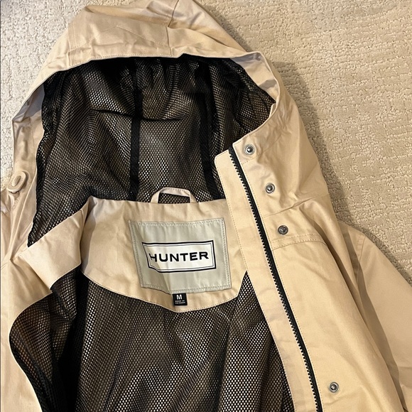 Hunter Women's Tan Utility/rain Jacket size M, new with tags - Picture 3 of 3